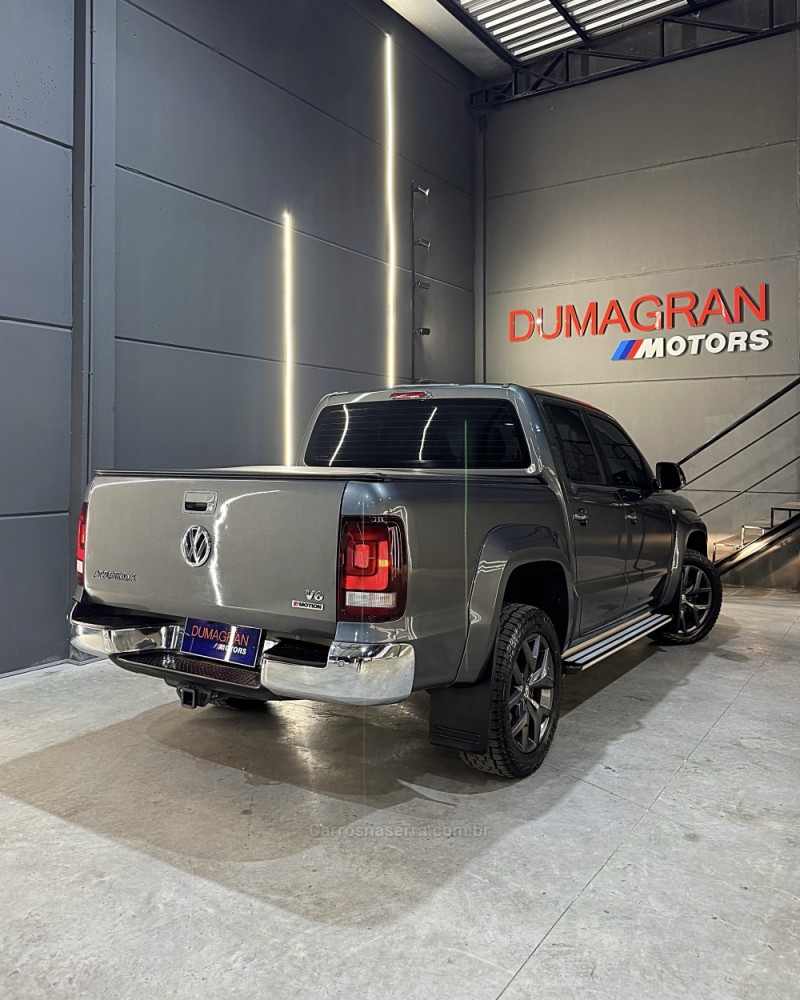 AMAROK 3.0 V6 TDI HIGHLINE CD DIESEL 4MOTION AUTOMÁTICO - 2022 - PASSO FUNDO
