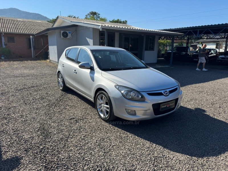 I30 2.0 MPI 16V GASOLINA 4P MANUAL - 2011 - IGREJINHA