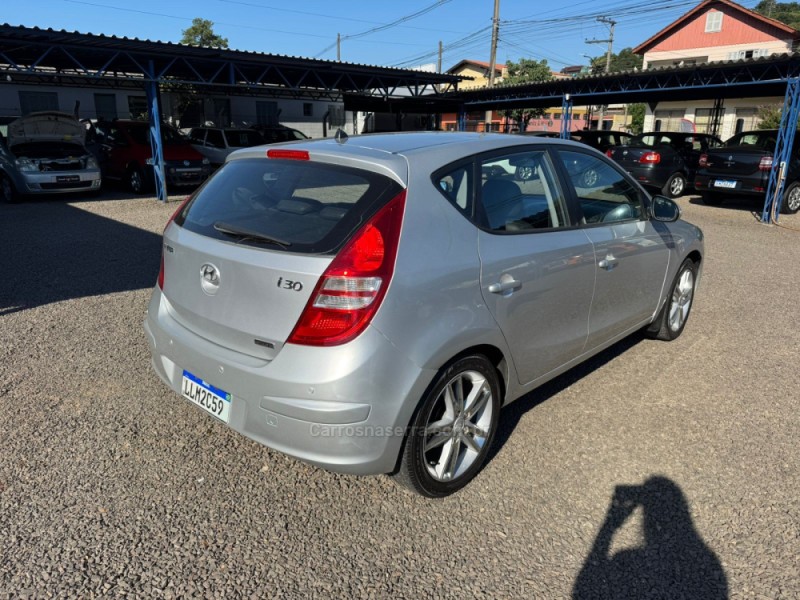 I30 2.0 MPI 16V GASOLINA 4P MANUAL - 2011 - IGREJINHA
