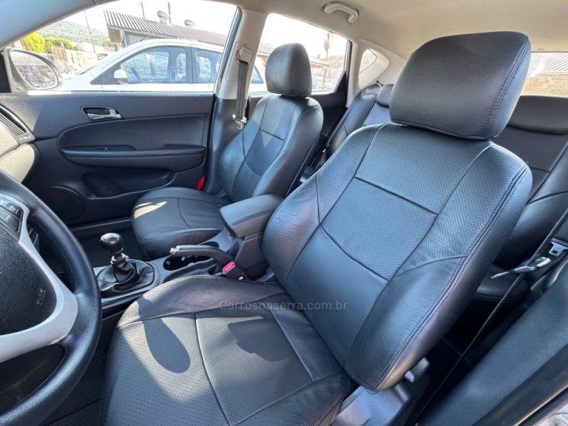 I30 2.0 MPI 16V GASOLINA 4P MANUAL - 2011 - IGREJINHA