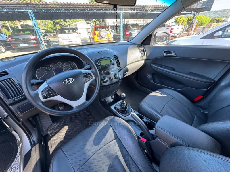 I30 2.0 MPI 16V GASOLINA 4P MANUAL - 2011 - IGREJINHA