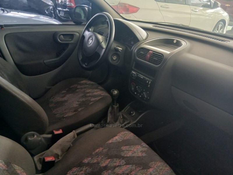 CORSA 1.8 MPFI MAXX 8V FLEX 4P MANUAL - 2005 - NOVA PETRóPOLIS