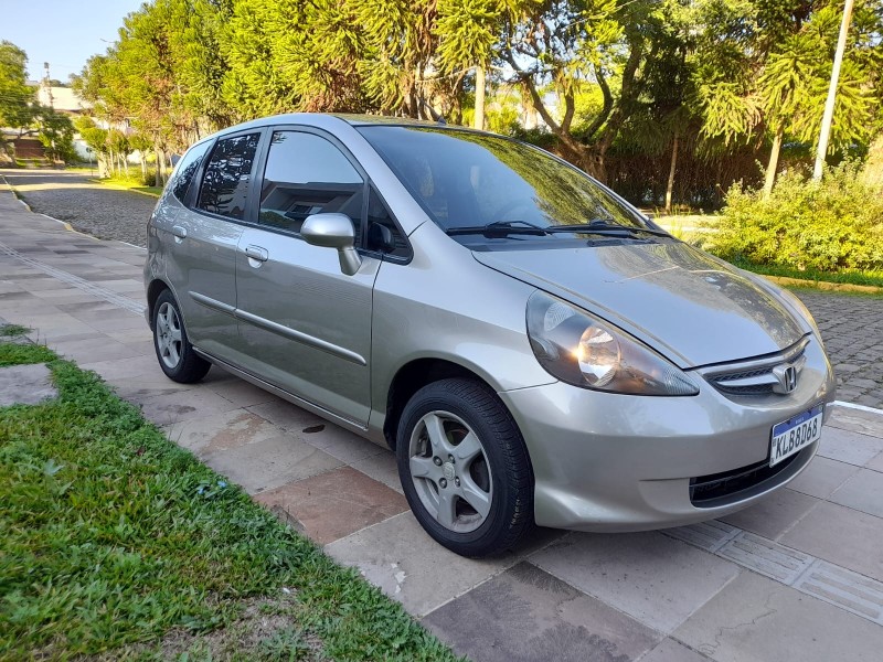 FIT 1.4 LX 8V GASOLINA 4P AUTOMÁTICO - 2008 - FARROUPILHA