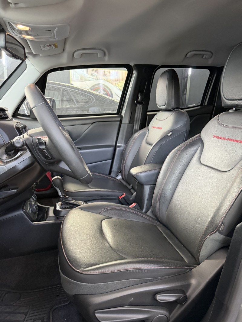 RENEGADE 1.3 TRAILHAWK T270 16V TURBO FLEX 4X4 4P AUTOMÁTICO - 2023 - CAXIAS DO SUL