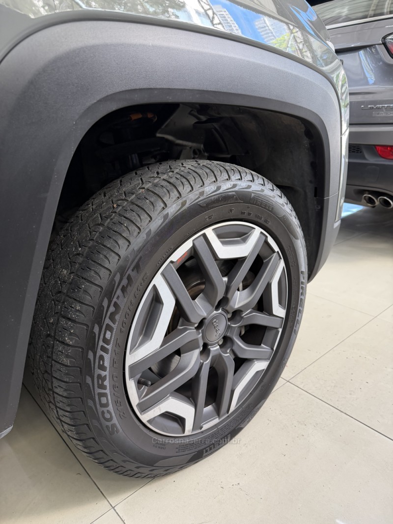 RENEGADE 1.3 TRAILHAWK T270 16V TURBO FLEX 4X4 4P AUTOMÁTICO - 2023 - CAXIAS DO SUL