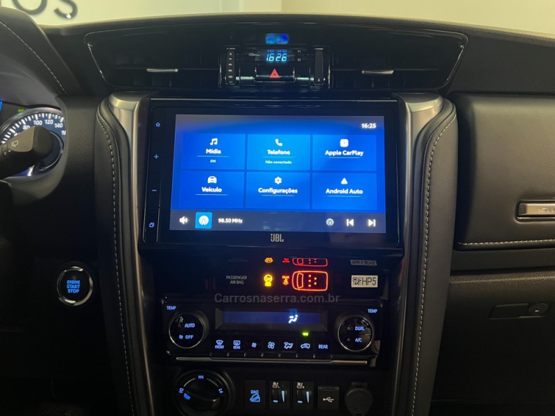 HILUX SW4 2.8 4X4 SRX PLATINUM TURBO 7 LUGARES DIESEL 4P AUTOMÁTICO - 2024 - FLORES DA CUNHA