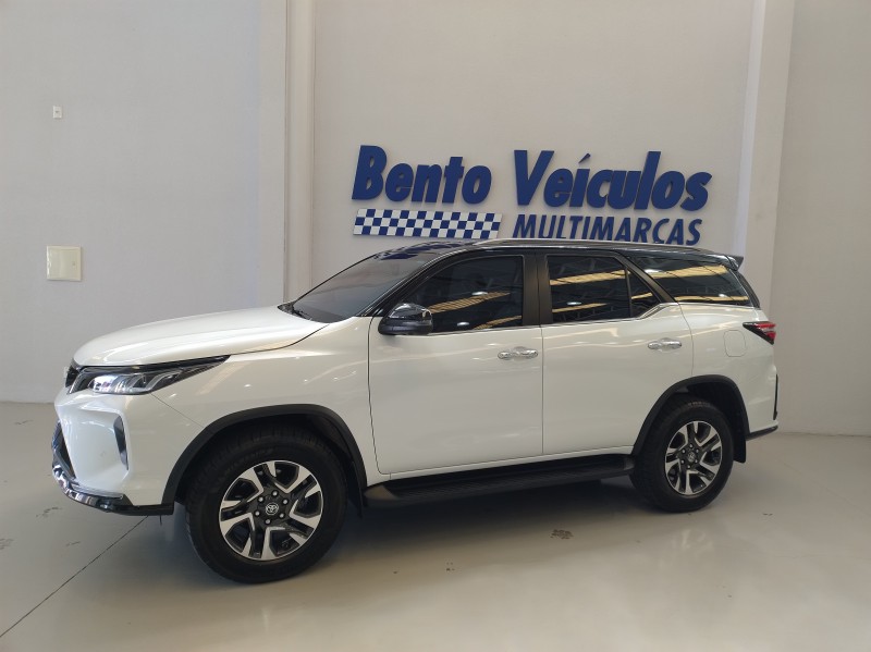 HILUX SW4 2.8 4X4 DIAMOND 16V TURBO DIESEL 4P 7 LUGARES AUTOMATICO - 2024 - BENTO GONçALVES