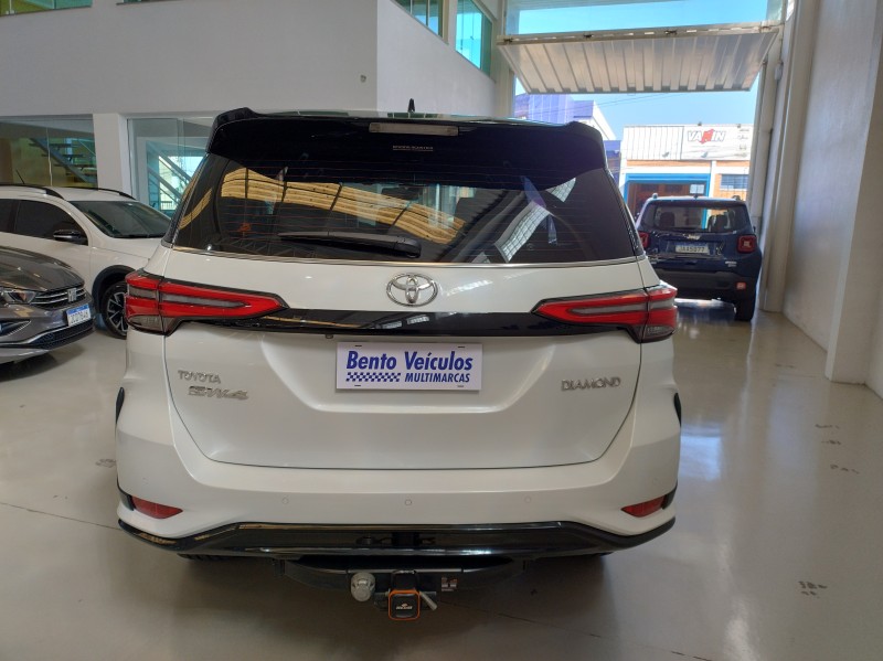 HILUX SW4 2.8 4X4 DIAMOND 16V TURBO DIESEL 4P 7 LUGARES AUTOMATICO - 2024 - BENTO GONçALVES