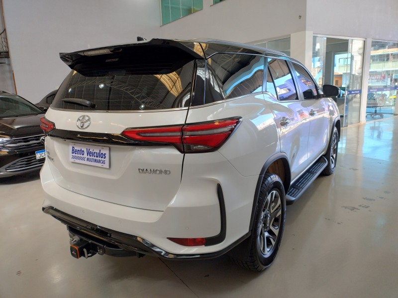 HILUX SW4 2.8 4X4 DIAMOND 16V TURBO DIESEL 4P 7 LUGARES AUTOMATICO - 2024 - BENTO GONçALVES