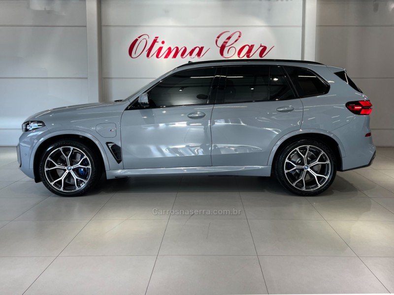X5 3.0 XDRIVE50E TURBO M SPORT HÍBRIDO 4P AUTOMÁTICO - 2025 - FLORES DA CUNHA