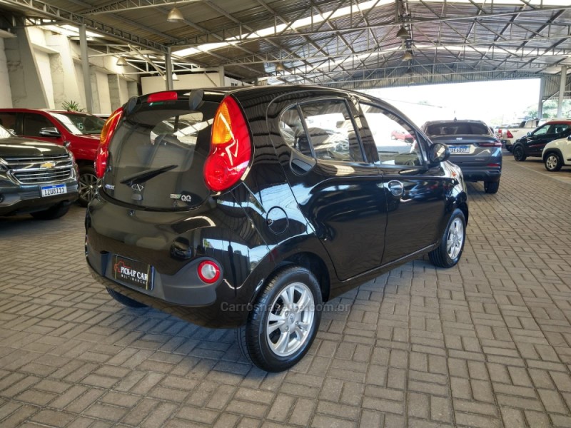 QQ 1.0 MPFI LOOK 12V GASOLINA 4P MANUAL - 2020 - CAXIAS DO SUL