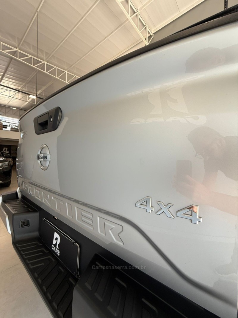 FRONTIER 2.3 SE 4X4 CD TURBO ELETRONIC DIESEL 4P AUTOMÁTICO - 2023 - LAJEADO