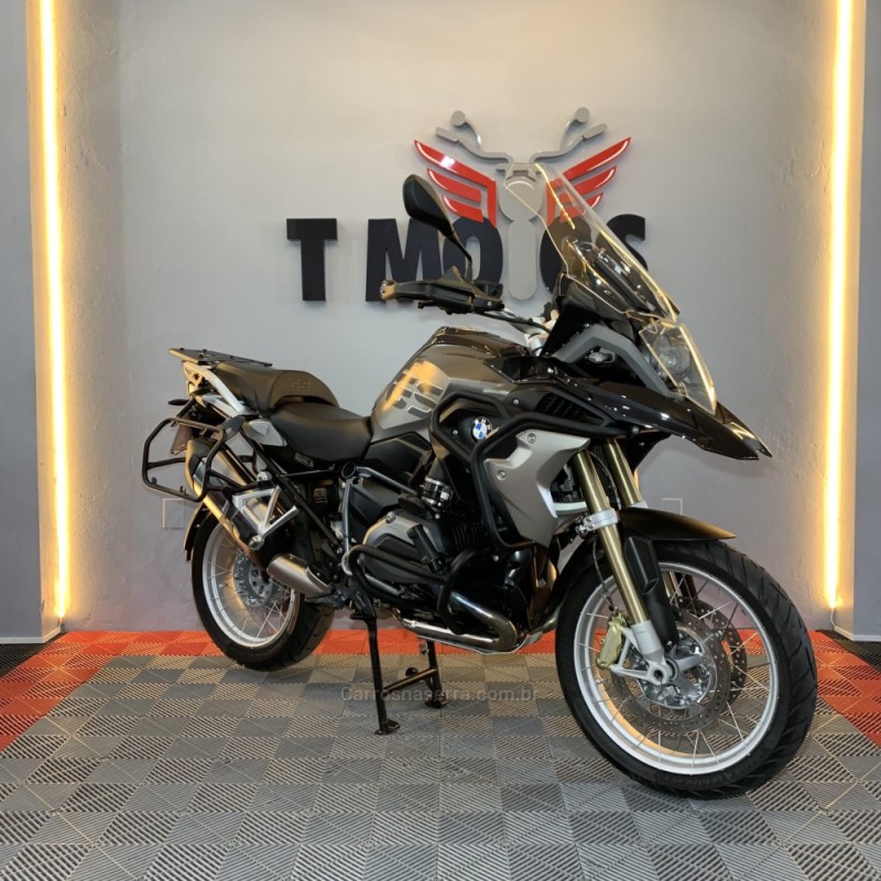 r 1200 gs adventure 2019 portao