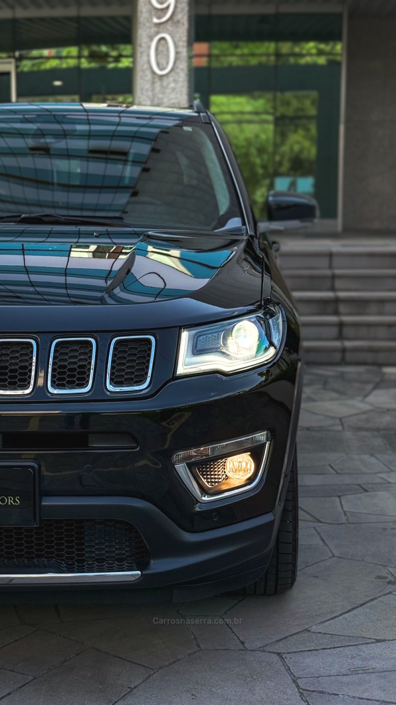 COMPASS 2.0 16V FLEX LIMITED AUTOMÁTICO - 2017 - NOVO HAMBURGO