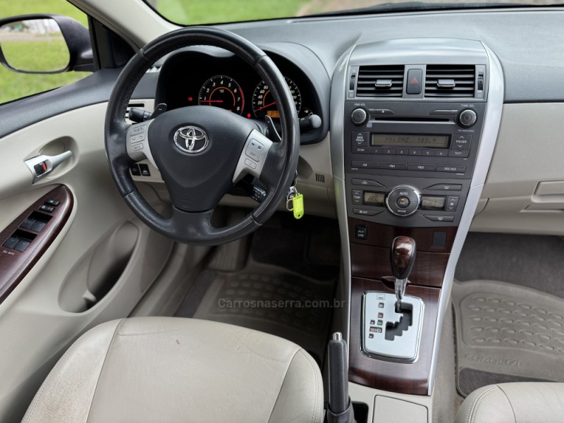 COROLLA 2.0 ALTIS PREMIUM 16V FLEX 4P AUTOMÁTICO - 2013 - CASCA