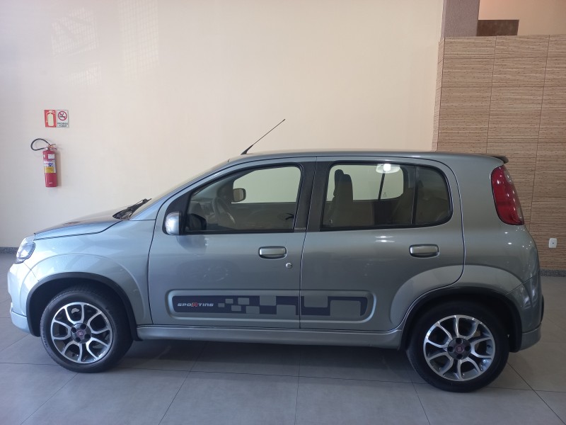 FIAT - UNO - 2012/2012 - Cinza - R$ 39.500,00