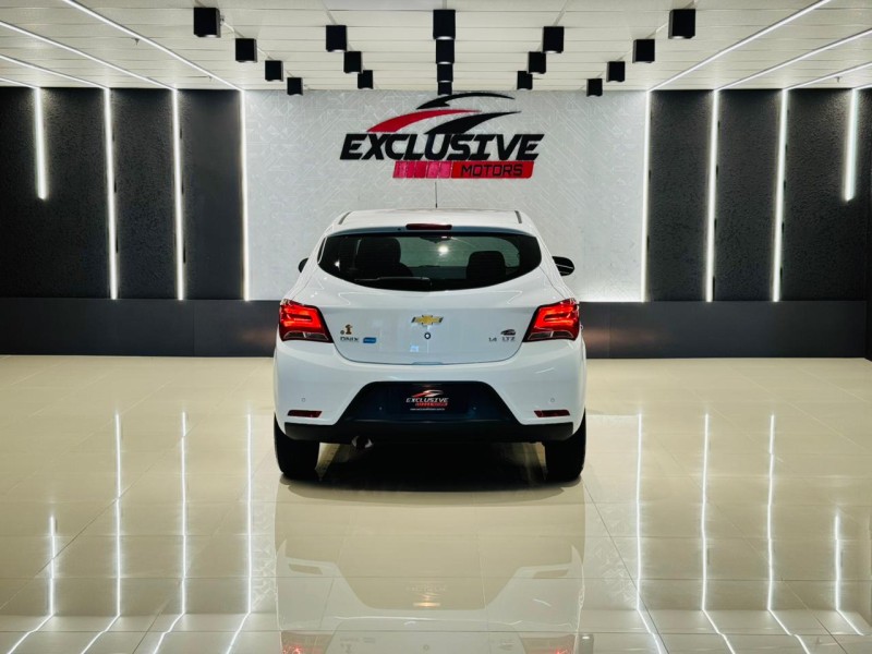 ONIX 1.4 MPFI LTZ 8V FLEX 4P MANUAL - 2018 - CAXIAS DO SUL