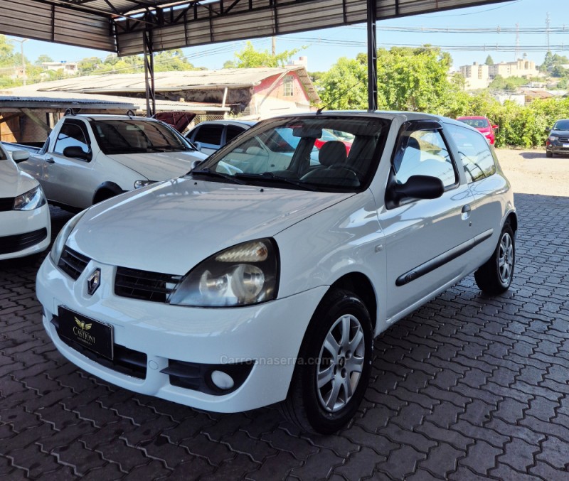 CLIO 1.0 CAMPUS 16V FLEX 2P MANUAL - 2011 - CAXIAS DO SUL