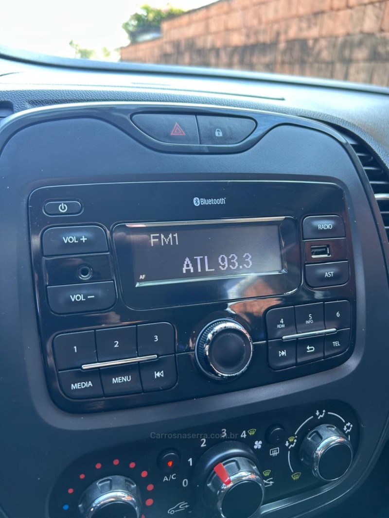 CAPTUR 1.6 LIFE 16V FLEX 4P AUTOMÁTICO - 2020 - VENâNCIO AIRES