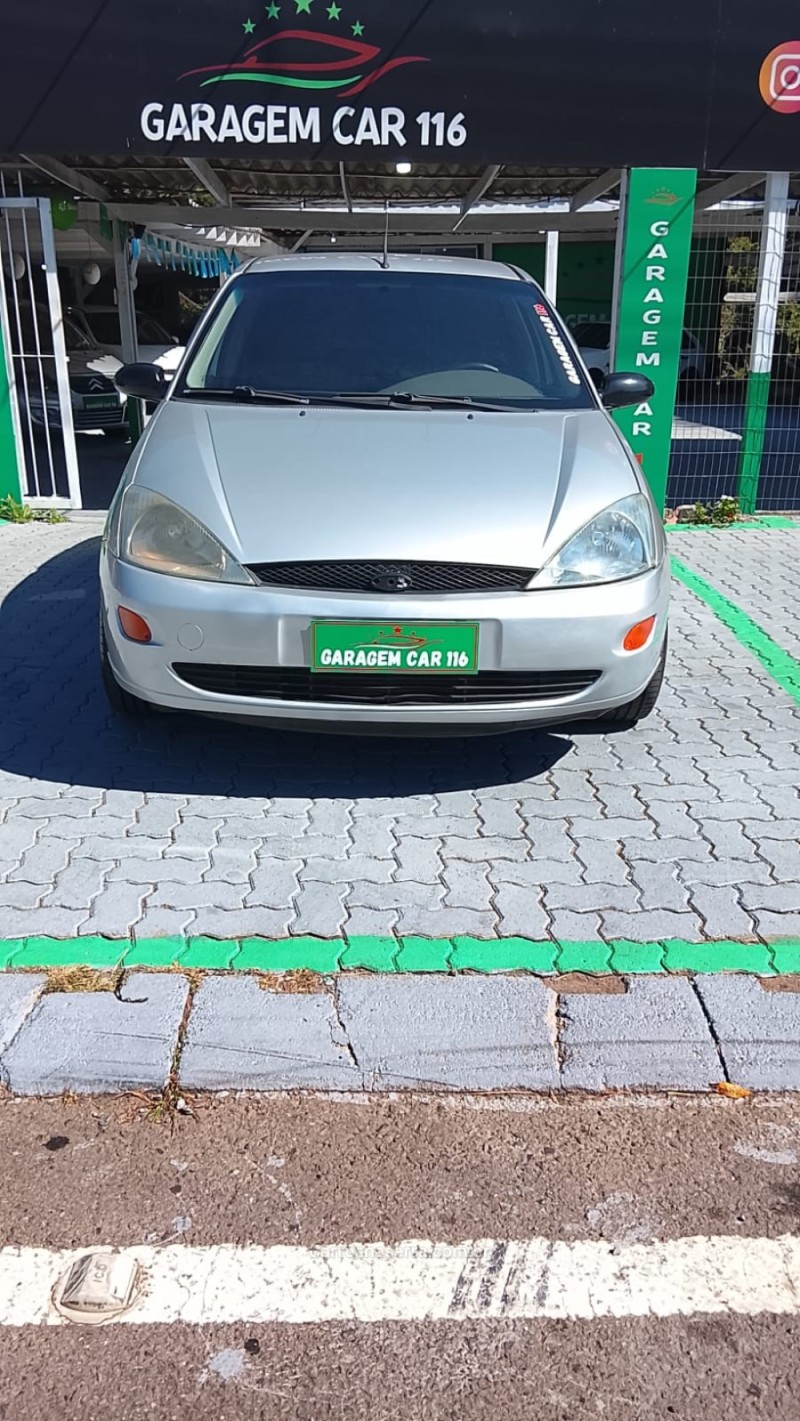 FOCUS 1.8 16V GASOLINA 4P MANUAL - 2001 - CAXIAS DO SUL