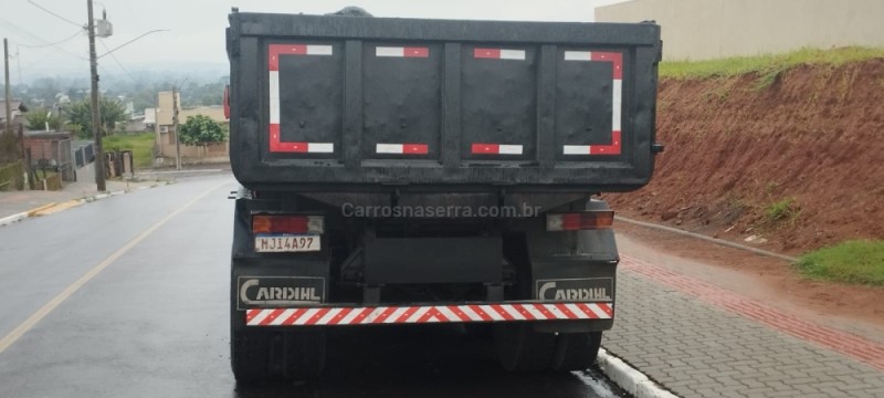 ATEGO 2425 3 EIXOS - 2011 - PORTãO