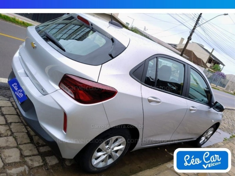 ONIX 1.0 LT 12V FLEX 4P MANUAL - 2023 - VACARIA