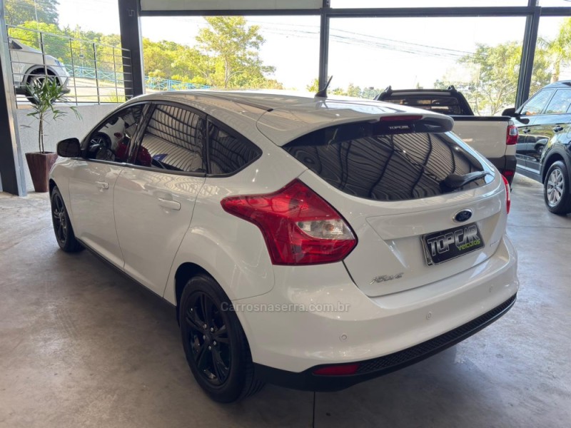 FOCUS 1.6 SE HATCH 16V FLEX 4P AUTOMÁTICO - 2015 - CAMPO BOM