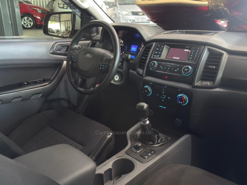 RANGER 2.2 XLS 4X4 CD 16V DIESEL 4P MANUAL - 2017 - CAMPO BOM