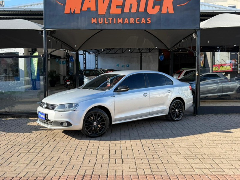 JETTA 2.0 TSI HIGHLINE 200CV GASOLINA 4P TIPTRONIC - 2011 - LAGOA VERMELHA