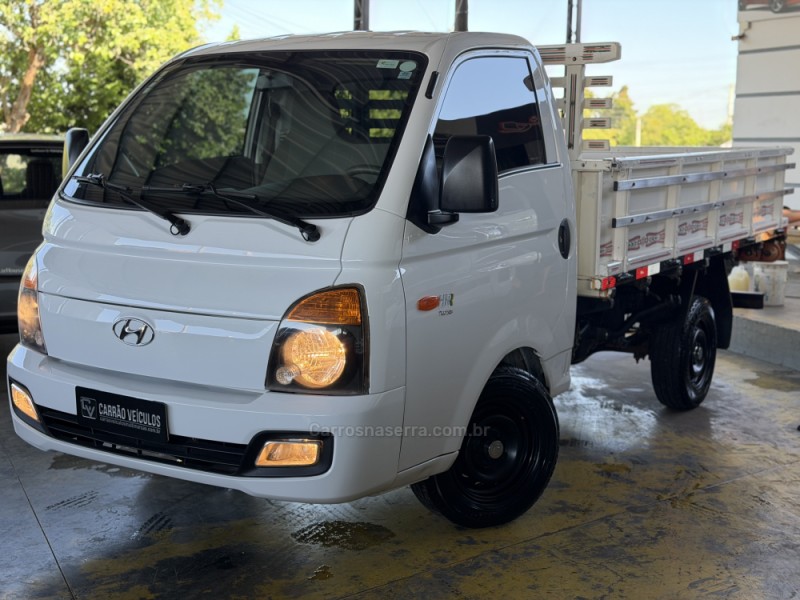 HR 2.5 LONGO COM CAÇAMBA 4X2 16V 130CV TURBO INTERCOOLER DIESEL 2P MANUAL - 2021 - PAROBé