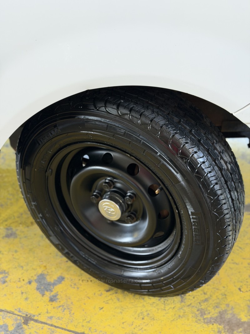 HR 2.5 LONGO COM CAÇAMBA 4X2 16V 130CV TURBO INTERCOOLER DIESEL 2P MANUAL - 2021 - PAROBé