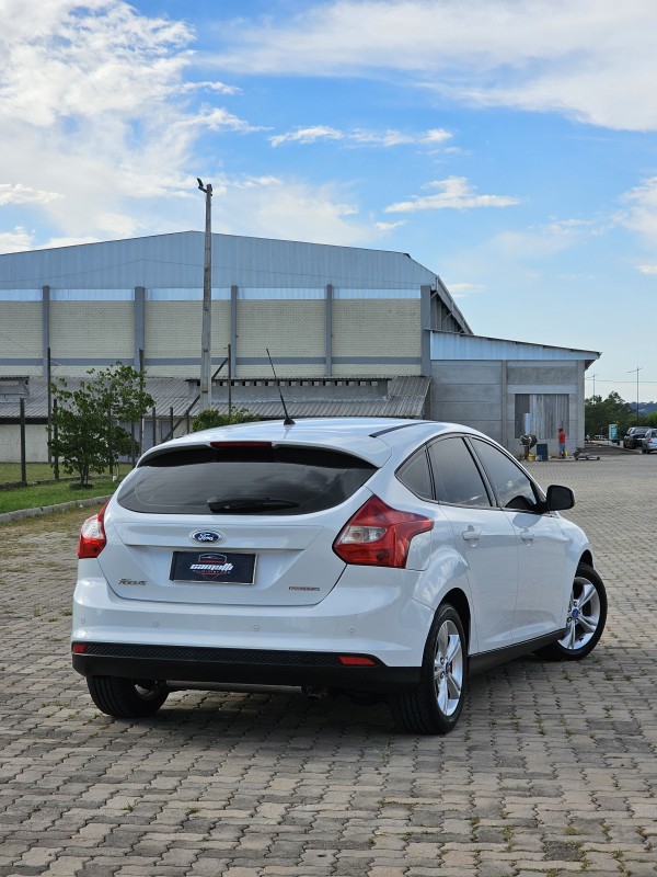 FOCUS 1.6 SE 16V FLEX 4P AUTOMÁTICO - 2015 - ANTôNIO PRADO