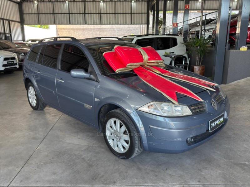 MÉGANE 2.0 DYNAMIQUE GRAND TOUR 16V GASOLINA 4P MANUAL - 2012 - CAMPO BOM