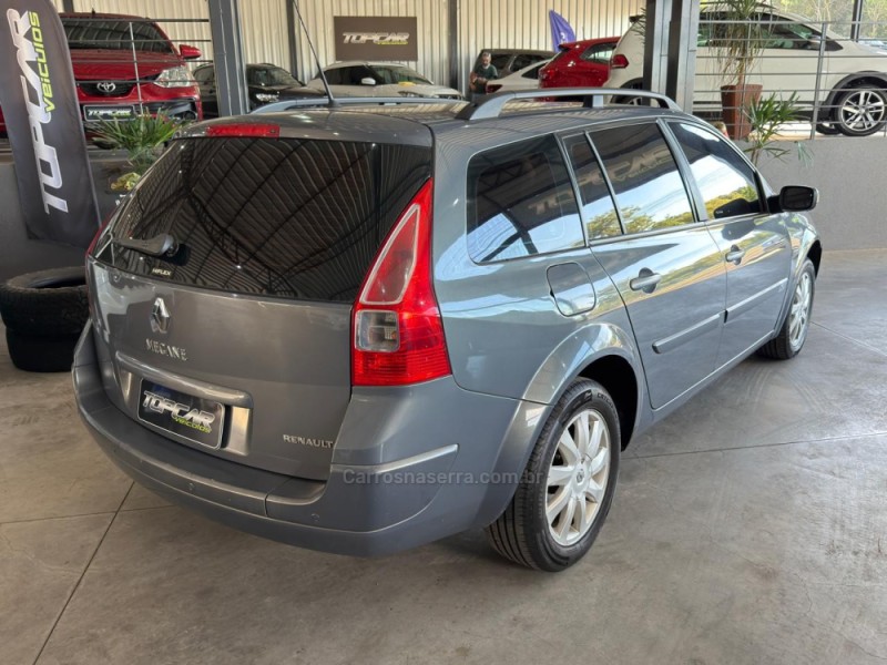 MÉGANE 2.0 DYNAMIQUE GRAND TOUR 16V GASOLINA 4P MANUAL - 2012 - CAMPO BOM