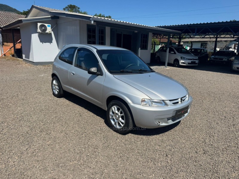 CELTA 1.0 MPFI 8V GASOLINA 2P MANUAL - 2002 - IGREJINHA