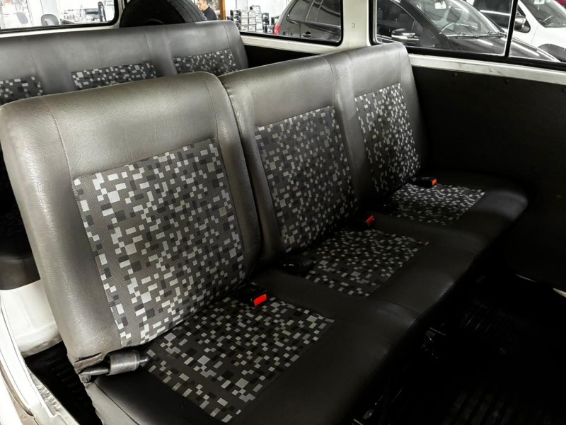 KOMBI 1.6 MI STD 8V GASOLINA 3P MANUAL - 2010 - BOM PRINCíPIO