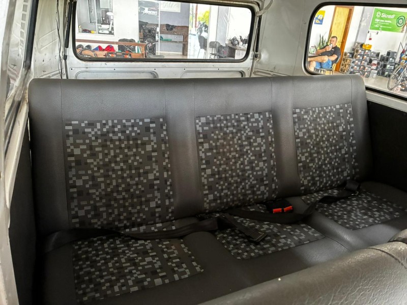 KOMBI 1.6 MI STD 8V GASOLINA 3P MANUAL - 2010 - BOM PRINCíPIO