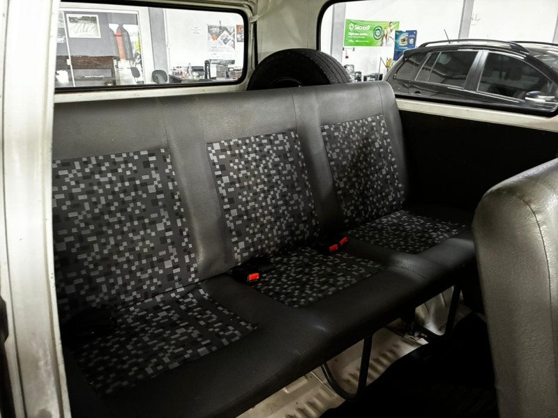 KOMBI 1.6 MI STD 8V GASOLINA 3P MANUAL - 2010 - BOM PRINCíPIO