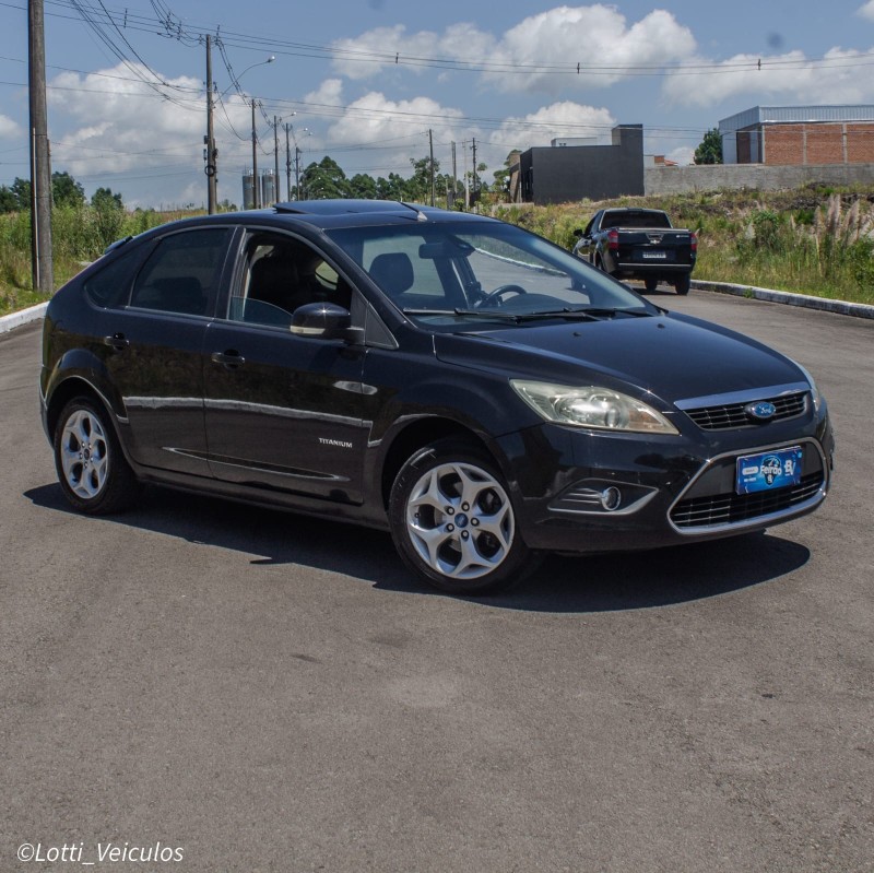 focus 2.0 titanium hatch 16v flex 4p automatico 2012 farroupilha