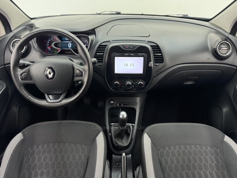 CAPTUR 1.6 16V SCE FLEX ZEN MANUAL - 2019 - CARLOS BARBOSA