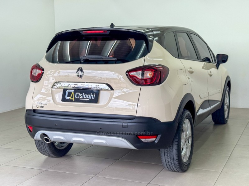 CAPTUR 1.6 16V SCE FLEX ZEN MANUAL - 2019 - CARLOS BARBOSA