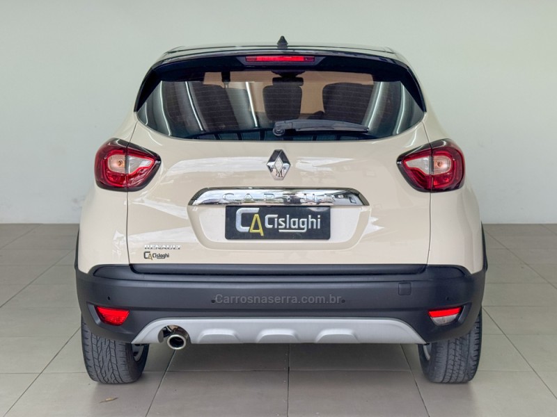 CAPTUR 1.6 16V SCE FLEX ZEN MANUAL - 2019 - CARLOS BARBOSA