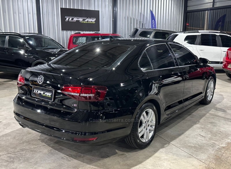 JETTA 1.4 16V TSI TRENDLINE GASOLINA 4P TIPTRONIC - 2017 - CAMPO BOM