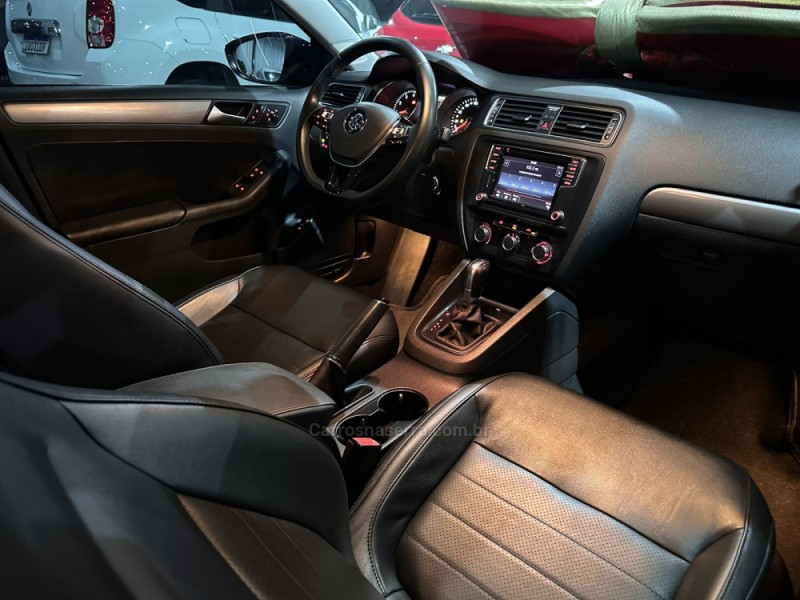 JETTA 1.4 16V TSI TRENDLINE GASOLINA 4P TIPTRONIC - 2017 - CAMPO BOM