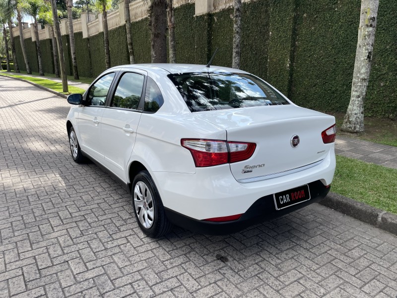 GRAND SIENA 1.4 MPI ATTRACTIVE 8V FLEX 4P MANUAL - 2015 - CAXIAS DO SUL