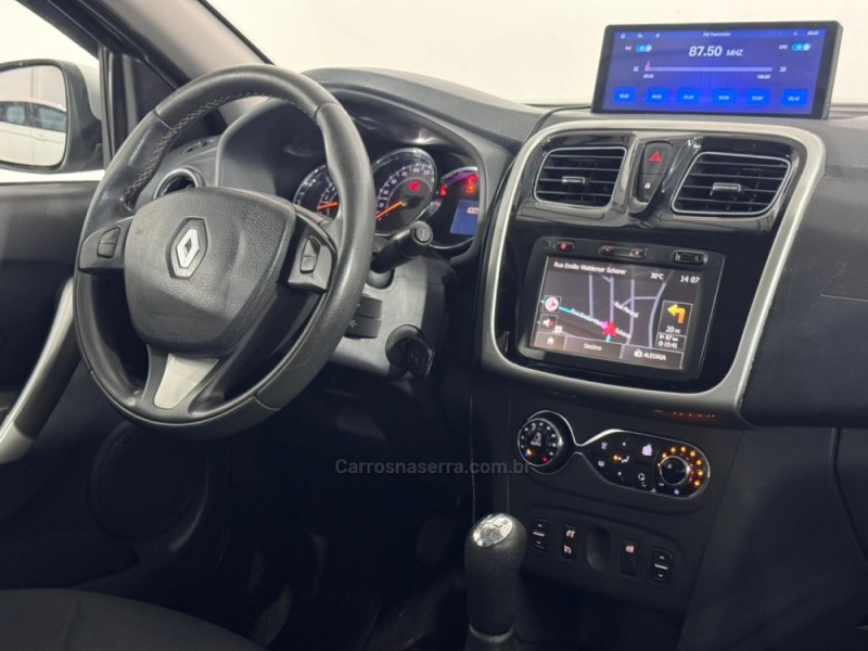 SANDERO 1.6 DYNAMIQUE 8V FLEX 4P MANUAL - 2015 - ESTâNCIA VELHA