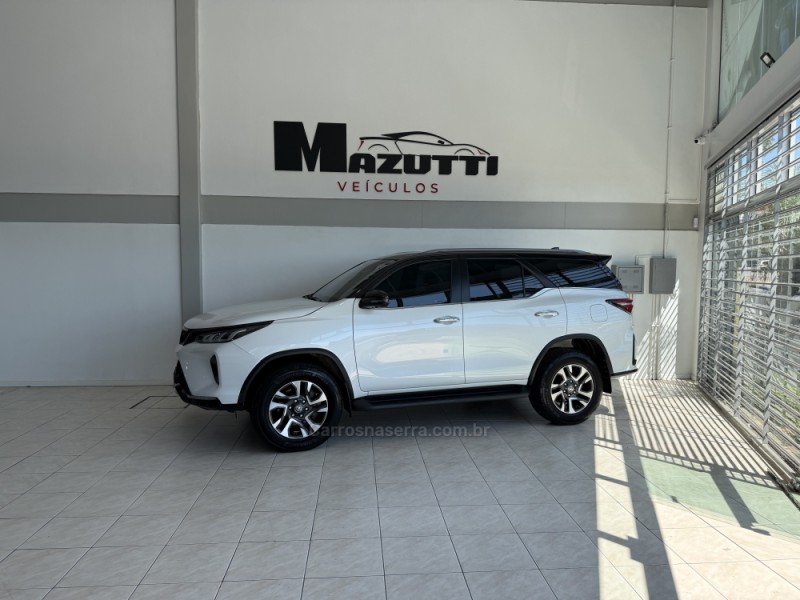 HILUX SW4 2.8 SRX 4X4 DIAMOND 16V TURBO DIESEL 4P 7 LUGARES AUTOMÁTICO - 2024 - BENTO GONçALVES