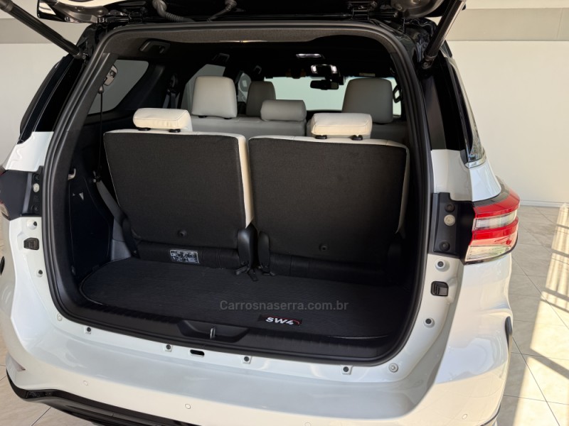 HILUX SW4 2.8 SRX 4X4 DIAMOND 16V TURBO DIESEL 4P 7 LUGARES AUTOMÁTICO - 2024 - BENTO GONçALVES