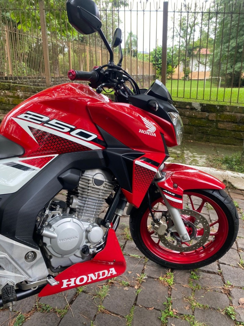 CB 250F TWISTER  - 2022 - LAJEADO