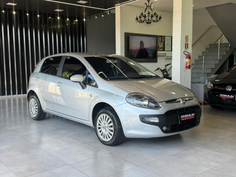 punto 1.4 attractive italia 8v flex 4p manual 2013 dois irmaos